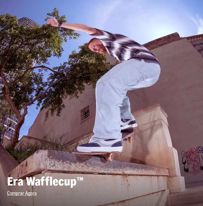 Skatista Giovanni Vianna calçando Tênis Vans Era Wafflecup azul